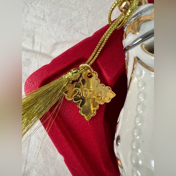 2024 Lenox Annual Ornament - Picture 6 of 7